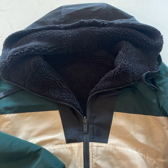 RARE - ALO COLORBLOCKED LINED BOMBER - Picture 4 of 6
